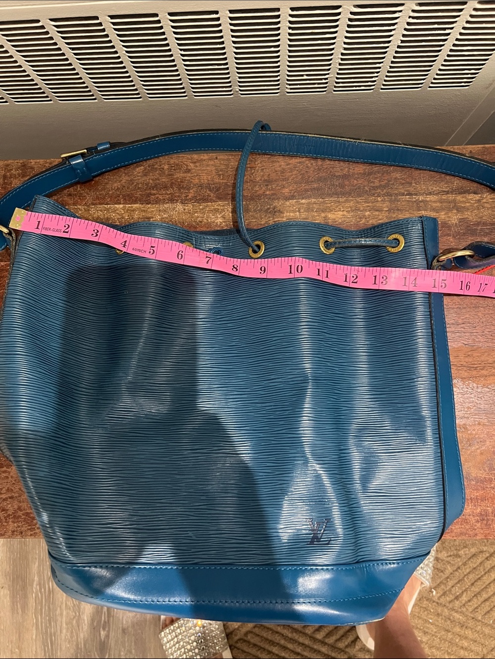 Louis Vuitton Teal Blue Epi Leather Drawstring Shoulder Bag - Picture 14 of 15